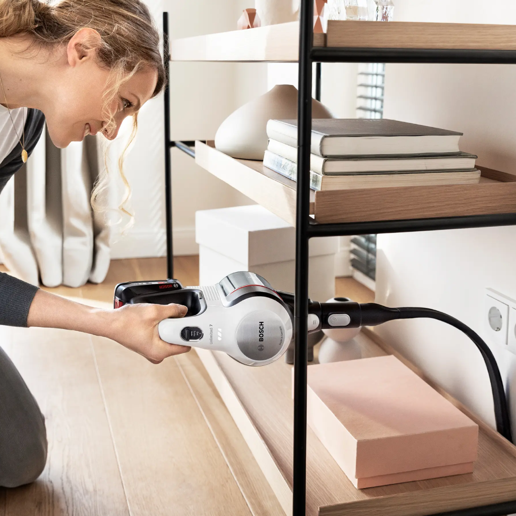 مكنسة بوش اللاسلكية Unlimited 7 الألمانية - أنبوب مرن - BCS711XXL