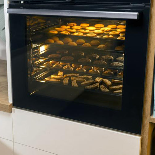 فرن كهرباء بلت إن جورينيا 60 سم – سعة 77 لتر – وظيفة المقلاة الهوائية وطهي بالبخار – موديل BO6717E03X