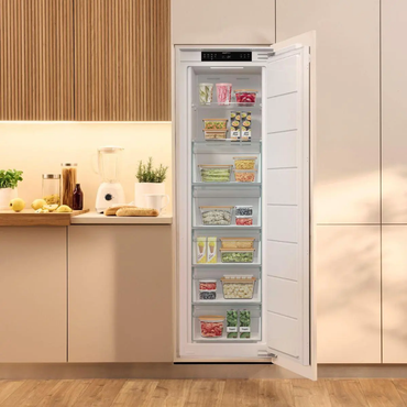 ديب فريزر بلت إن جورينيا (Gorenje) 235 لتر نوفروست بموتور إنفرتر وتقنية AdaptTech ومفصلات Door to Door – موديل FNCI517E62WF