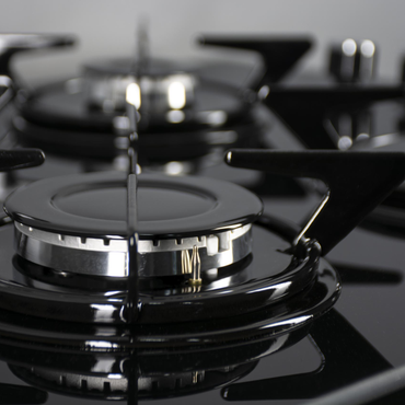 مسطح بلت إن غاز كومتيل (Kumtel) 90 سم – 5 شعلة زجاج أسود وأمان كامل C9-50 BTF-HEX