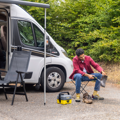 جهاز التنظيف المتنقل كارشر OC 3 – يعمل بالبطارية – خزان مياه مدمج