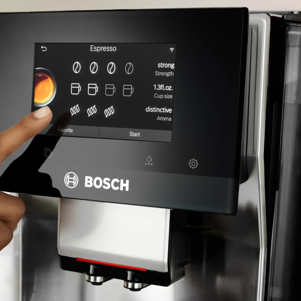 ماكينة تحضير الإسبريسو الأوتوماتيكية بالكامل بوش (Bosch) سيريس 8 مع 36 مشروباً مختلفاً ومطحنة سيراميك – موديل TQE80703
