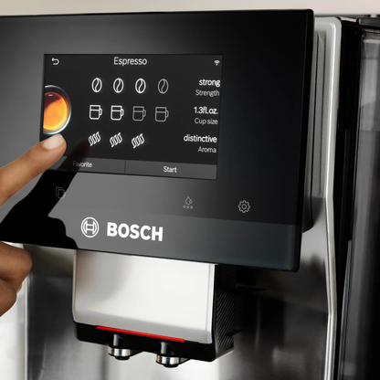 ماكينة تحضير الإسبريسو الأوتوماتيكية بالكامل بوش (Bosch) سيريس 8 مع 36 مشروباً مختلفاً ومطحنة سيراميك – موديل TQE80703