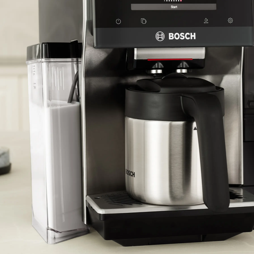 ماكينة تحضير الإسبريسو الأوتوماتيكية بالكامل بوش (Bosch) سيريس 8 مع 36 مشروباً مختلفاً ومطحنة سيراميك – موديل TQE80703