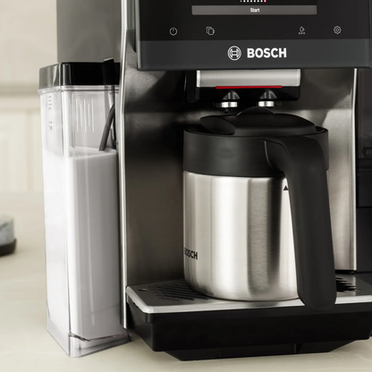 ماكينة تحضير الإسبريسو الأوتوماتيكية بالكامل بوش (Bosch) سيريس 8 مع 36 مشروباً مختلفاً ومطحنة سيراميك – موديل TQE80703